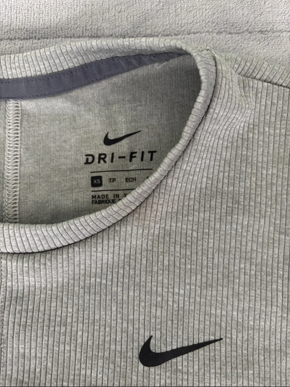 Nike Light Gray Ribbed Twist-Front Dri-FIT Tank - Picture 2 of 4